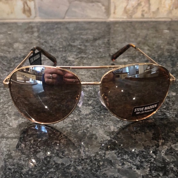 Steve Madden Accessories - Steve Madden sunglasses